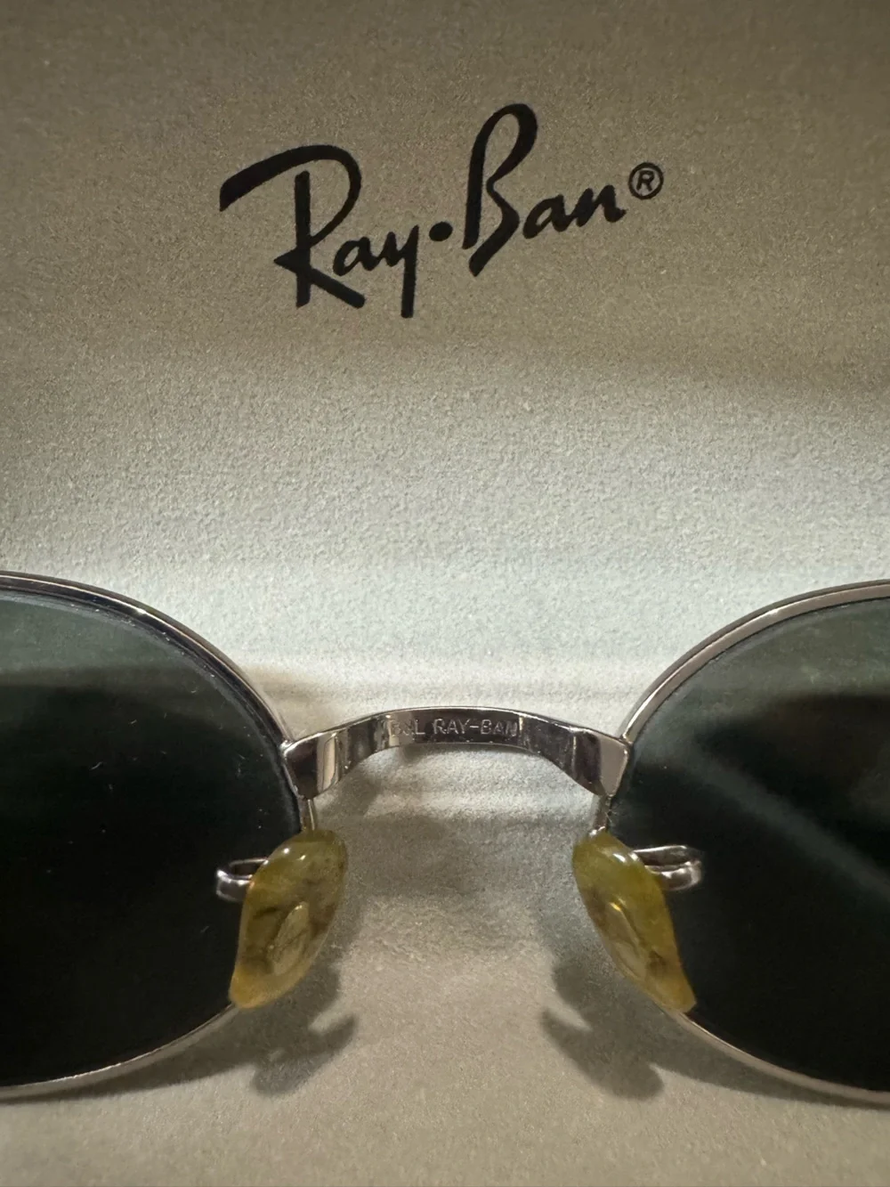 Vintage Ray-Ban Bausch & Lomb (B&L) Oval Sunglasses w/cloth & hard-shell case